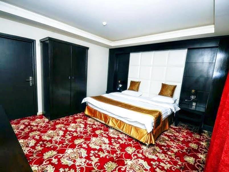 Zievle Executive Aparthotel 3*